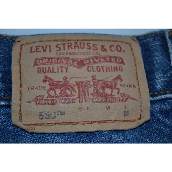 Vintage Levi Classic Relaxed 550 Straight Leg mid wash High Waist size 14 M - Picture 6 of 9